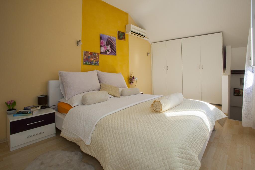 Apartment Welcome Split Exterior photo